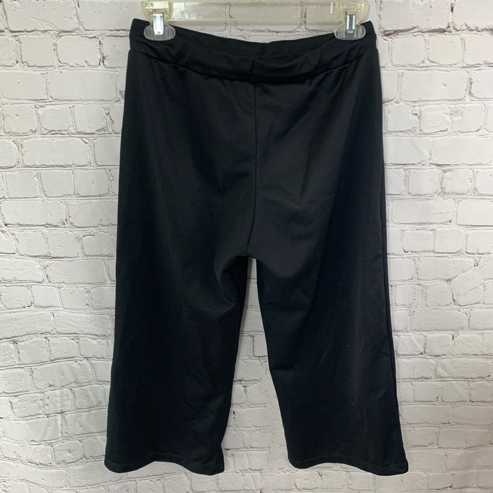 Balera Black Drawstring Capri workout pants - Picture 3 of 5